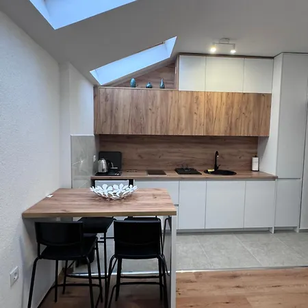 Centar Travnik-free Parking *